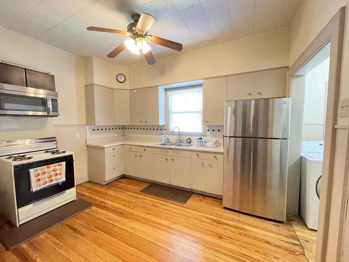 Apartment Downtown Big One Bedroom Unit 1322-#1 *