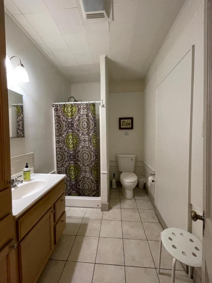 Downtown Big One Bedroom Unit 1322-#1 *